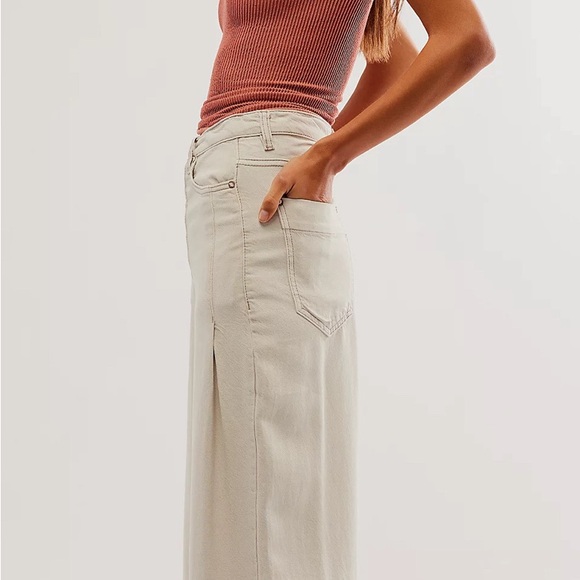 FREE PEOPLE We The Free Old West Slouchy Jeans - Picture 2 of 9
